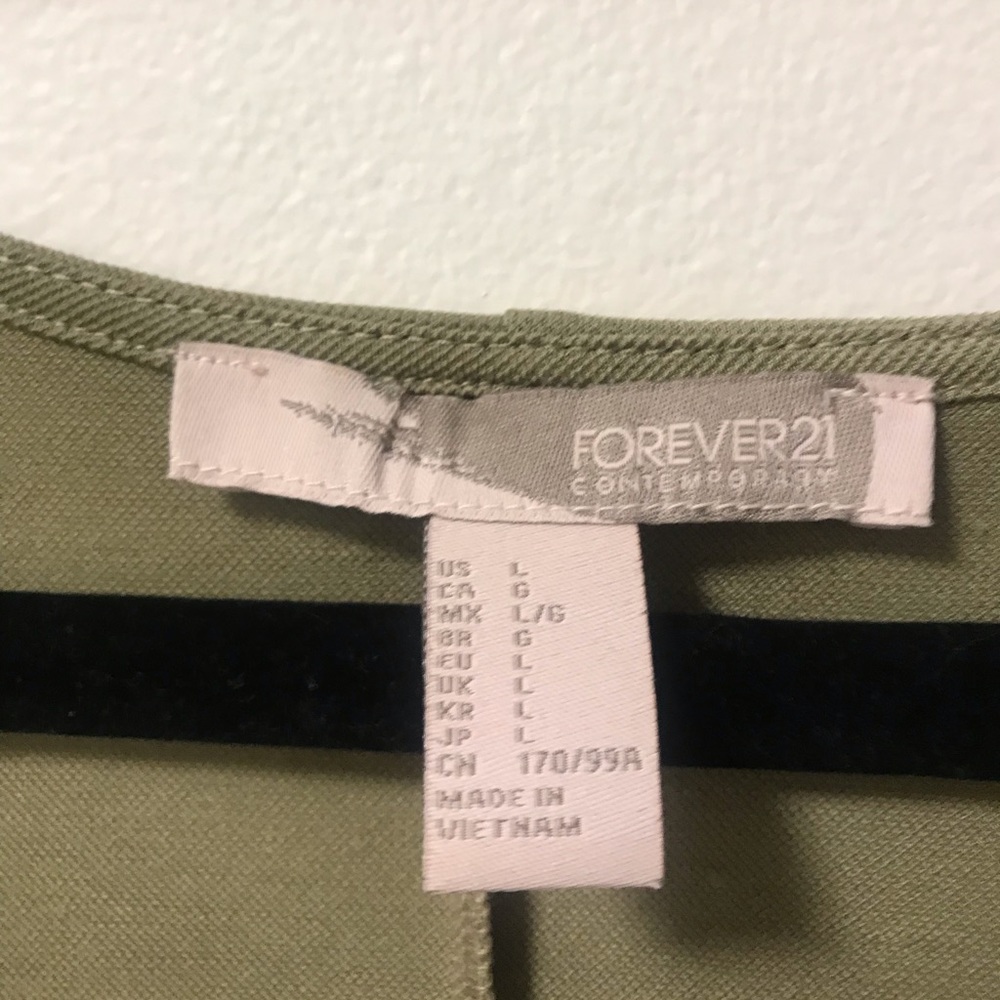 Forever21 Green Blouse - Picture 2 of 3